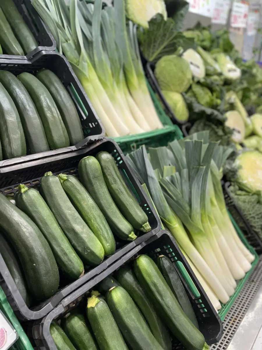 public-1764622201 Courgete Kg - Image 1